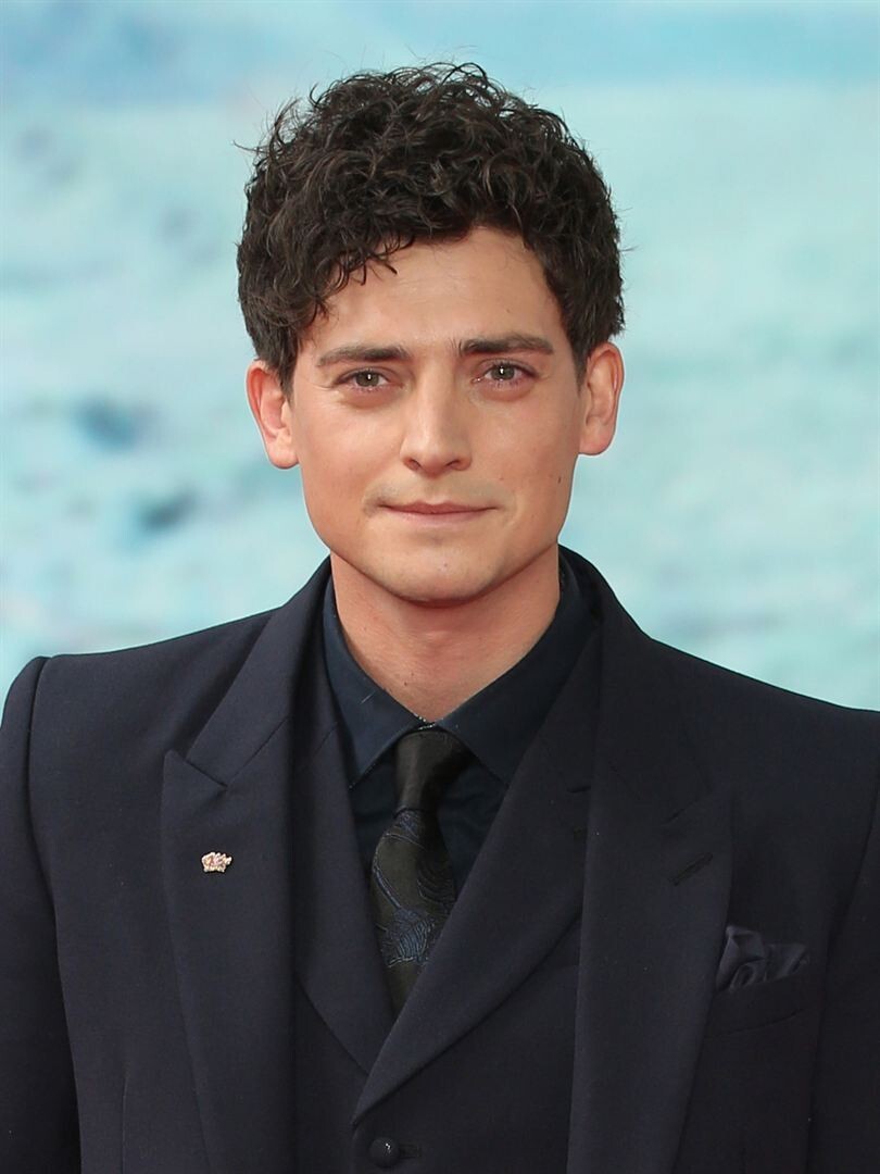 Aneurin Barnard-MAImajic
