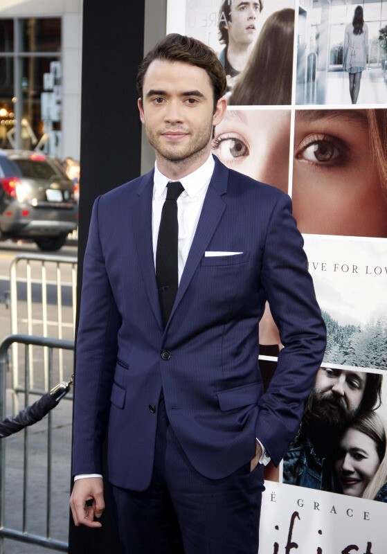 Jamie Blackley-mominamustehsan