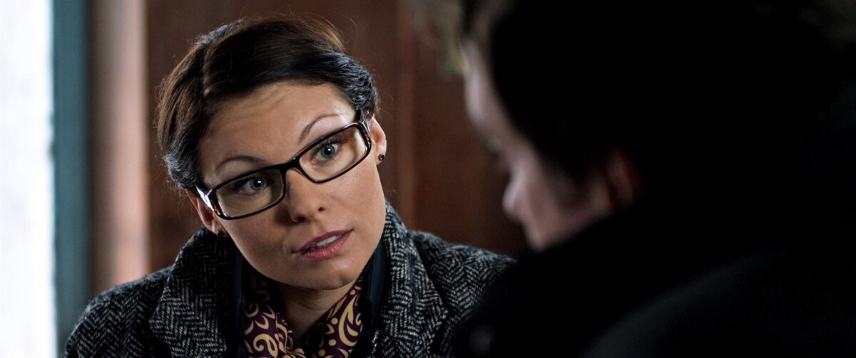 Myanna Buring-VikaSweety