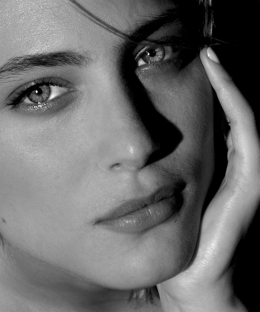 Nora Arnezeder-pang_ornjira