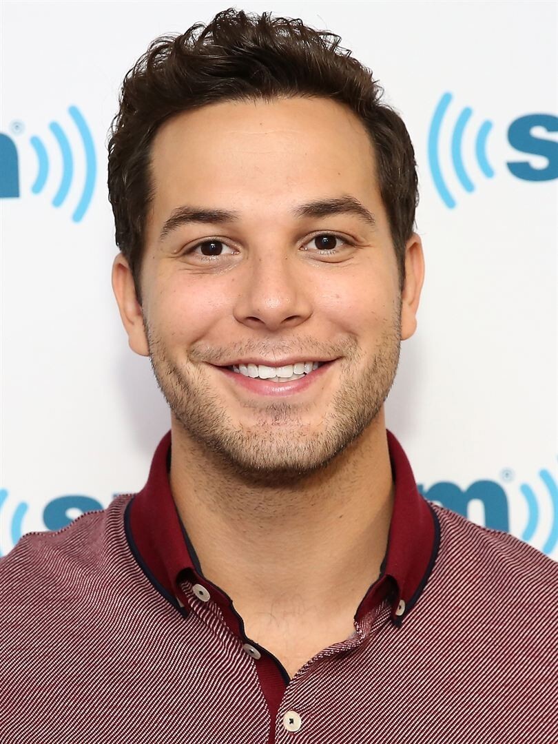 Skylar Astin