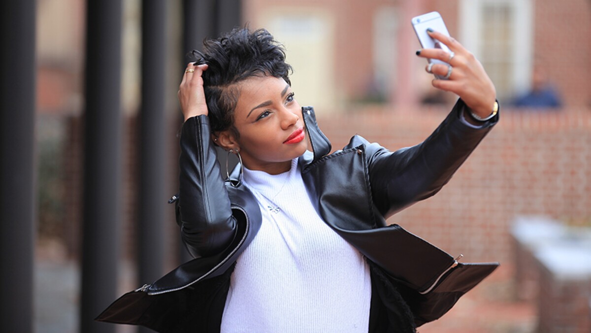 The unexpected connection between selfies and self-esteem