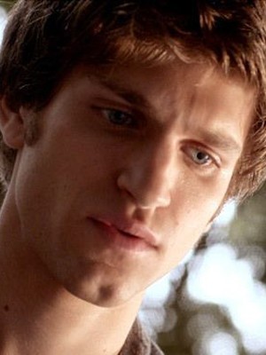 Keegan Allen-danasweetxl