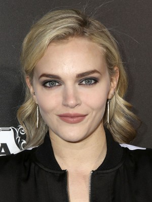 Madeline Brewer-addicted_to_fantasies